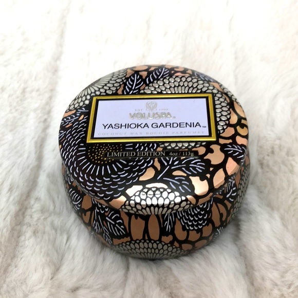 Voluspa Limited-Edition Candle Yashioka Gardenia - Picture 5 of 9